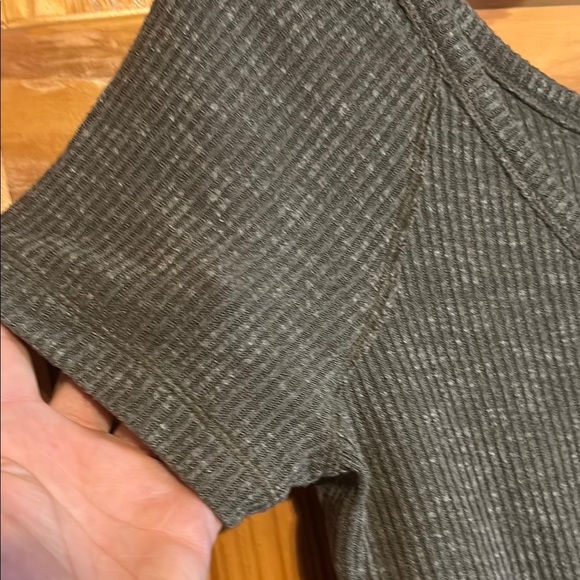 Abercrombie, Green Crop Tie Front Shirt - Picture 4 of 7